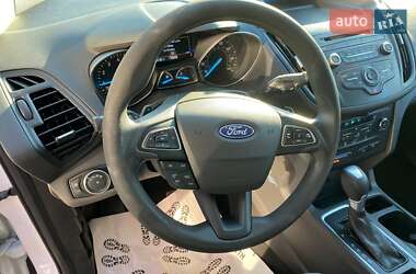 Внедорожник / Кроссовер Ford Escape 2016 в 