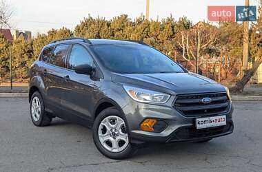 Внедорожник / Кроссовер Ford Escape 2017 в Хмельницком