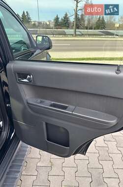 Внедорожник / Кроссовер Ford Escape 2011 в 