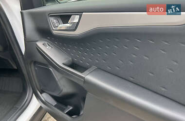Позашляховик / Кросовер Ford Escape 2020 в 