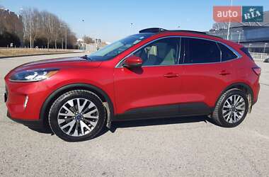 Внедорожник / Кроссовер Ford Escape 2020 в 