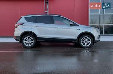 Внедорожник / Кроссовер Ford Escape 2017 в Киеве