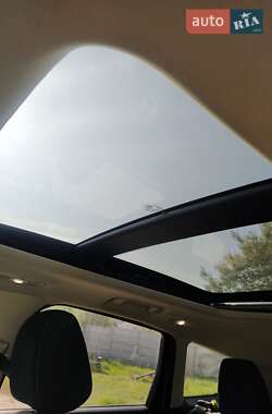 Внедорожник / Кроссовер Ford Escape 2012 в 