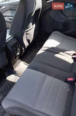 Внедорожник / Кроссовер Ford Escape 2012 в 
