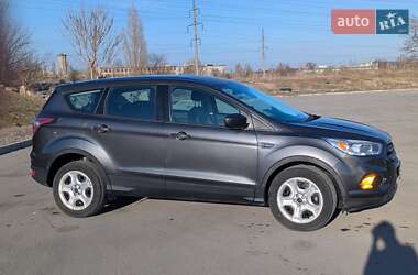 Внедорожник / Кроссовер Ford Escape 2017 в 