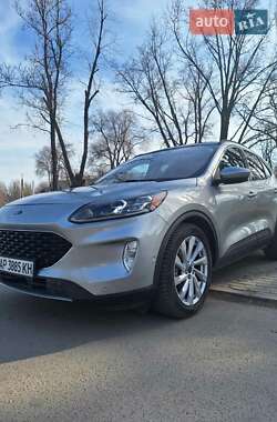 Внедорожник / Кроссовер Ford Escape 2021 в 