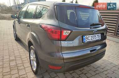 Внедорожник / Кроссовер Ford Escape 2016 в 
