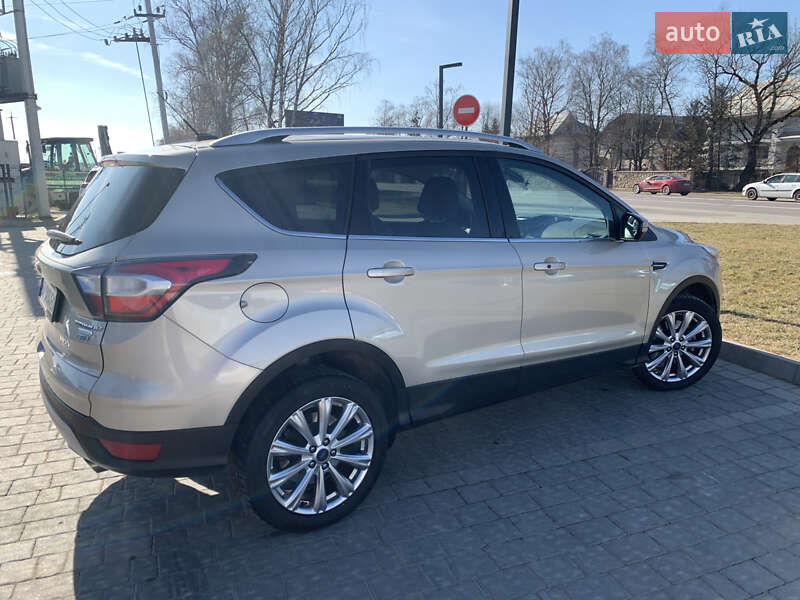 Внедорожник / Кроссовер Ford Escape 2016 в Ивано-Франковске
