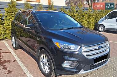 Внедорожник / Кроссовер Ford Escape 2019 в 