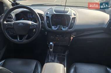 Внедорожник / Кроссовер Ford Escape 2019 в 