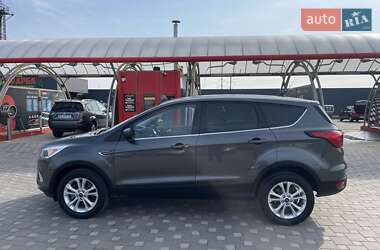 Внедорожник / Кроссовер Ford Escape 2019 в Полтаве