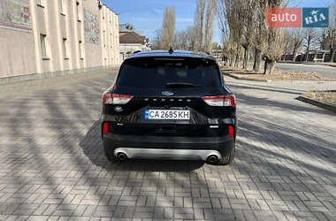 Внедорожник / Кроссовер Ford Escape 2019 в 