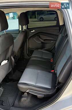 Внедорожник / Кроссовер Ford Escape 2016 в 