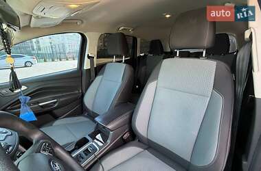 Внедорожник / Кроссовер Ford Escape 2016 в 