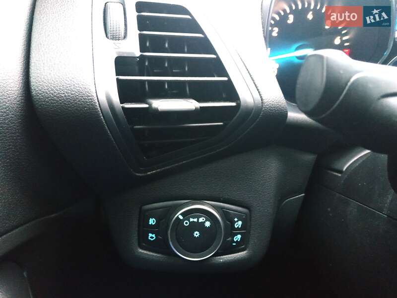 Внедорожник / Кроссовер Ford Escape 2019 в Черкассах