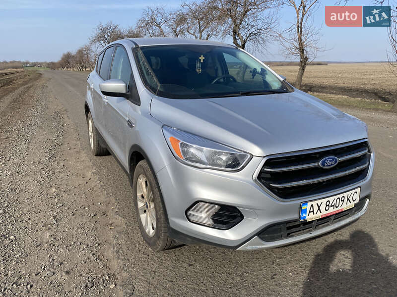 Позашляховик / Кросовер Ford Escape 2017 в Межовій