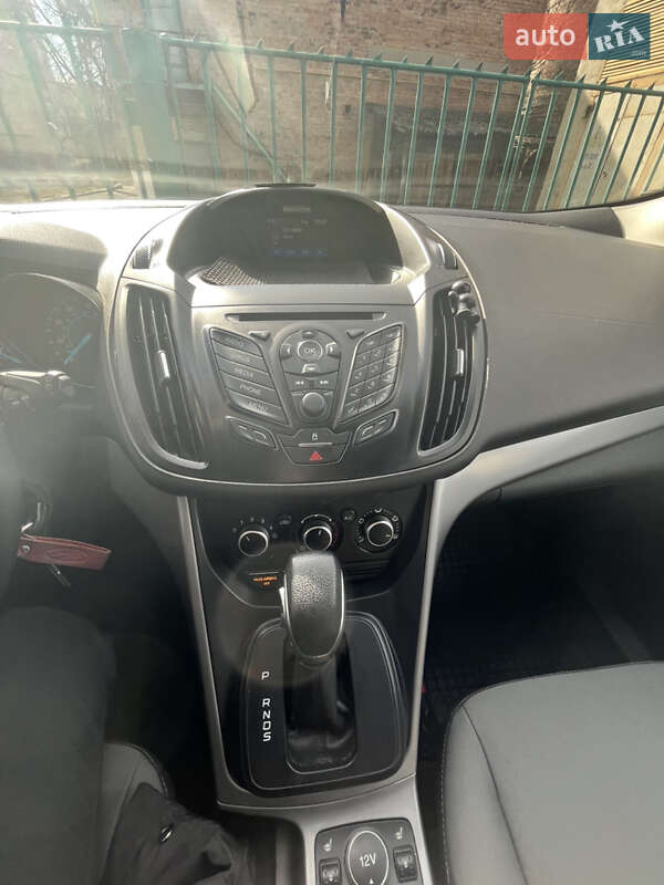 Внедорожник / Кроссовер Ford Escape 2016 в Виннице