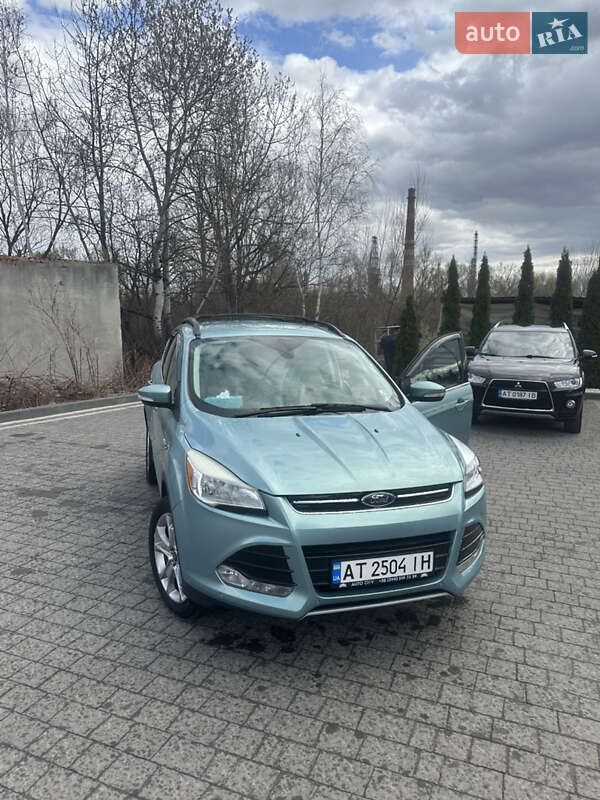 Позашляховик / Кросовер Ford Escape 2012 в 