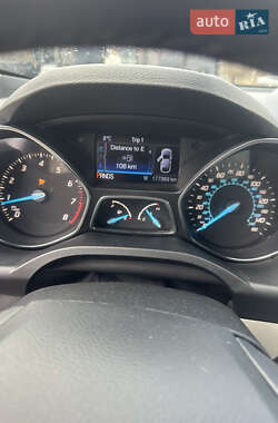 Позашляховик / Кросовер Ford Escape 2012 в 