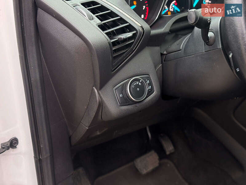 Внедорожник / Кроссовер Ford Escape 2015 в Виннице