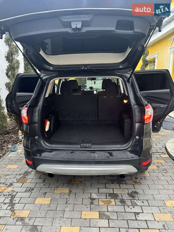 Позашляховик / Кросовер Ford Escape 2017 в Виноградові