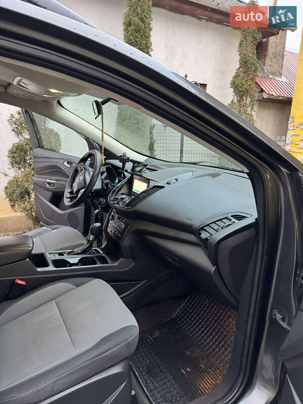 Позашляховик / Кросовер Ford Escape 2017 в Виноградові