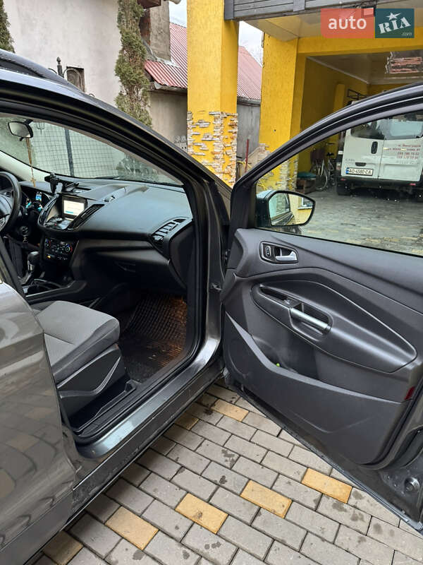 Позашляховик / Кросовер Ford Escape 2017 в Виноградові