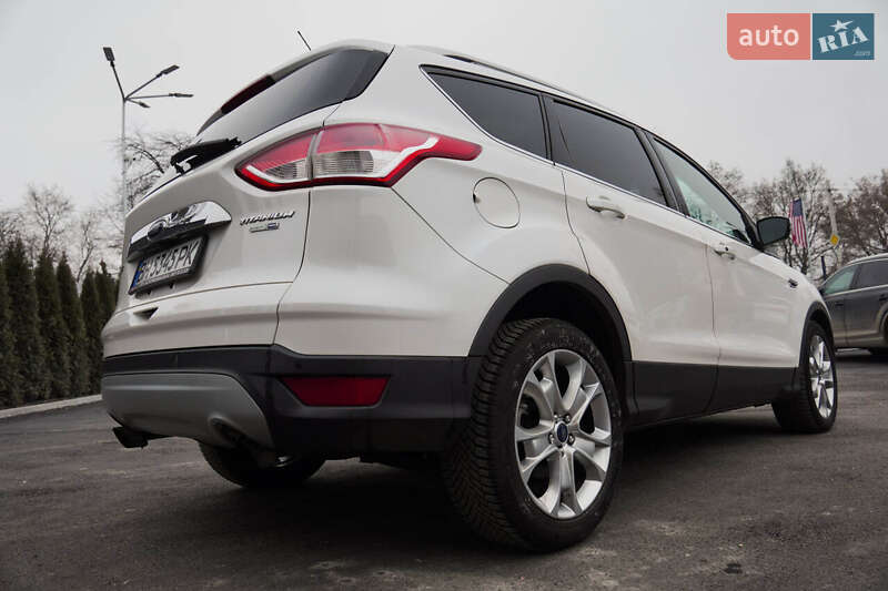 Внедорожник / Кроссовер Ford Escape 2015 в Каменец-Подольском
