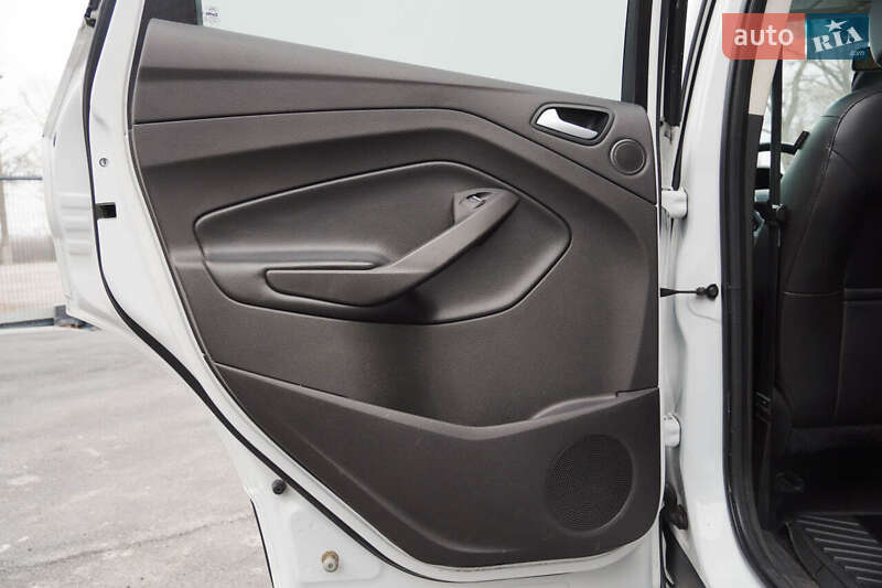 Внедорожник / Кроссовер Ford Escape 2015 в Каменец-Подольском