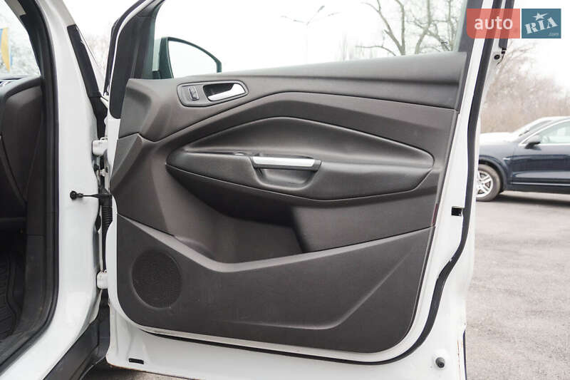 Внедорожник / Кроссовер Ford Escape 2015 в Каменец-Подольском