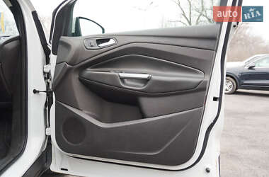 Внедорожник / Кроссовер Ford Escape 2015 в 