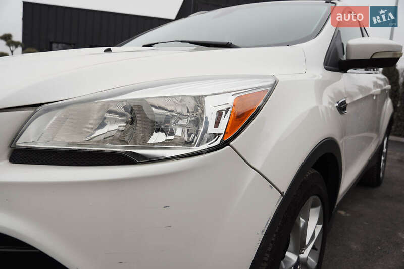 Внедорожник / Кроссовер Ford Escape 2015 в Каменец-Подольском