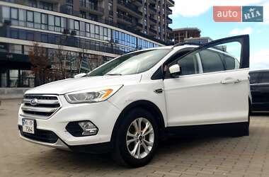Внедорожник / Кроссовер Ford Escape 2016 в 