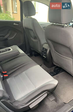 Внедорожник / Кроссовер Ford Escape 2015 в 