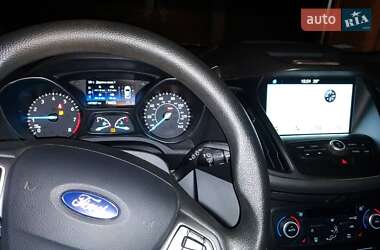 Позашляховик / Кросовер Ford Escape 2017 в 