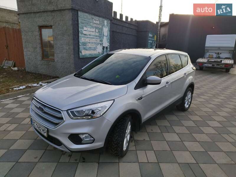 Внедорожник / Кроссовер Ford Escape 2017 в Самборе