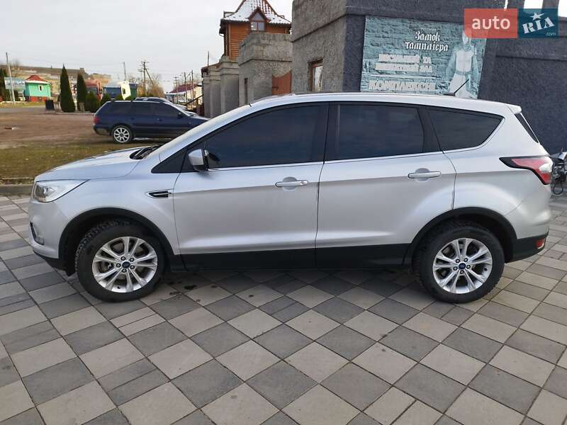 Внедорожник / Кроссовер Ford Escape 2017 в Самборе