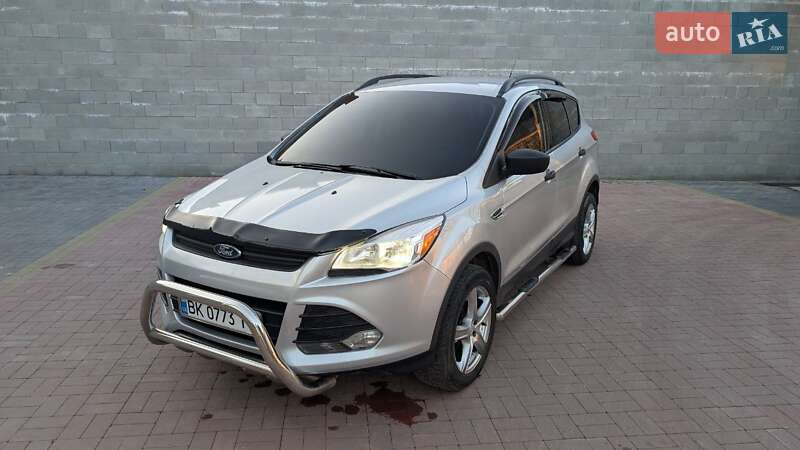 Позашляховик / Кросовер Ford Escape 2015 в Рівному