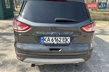 Внедорожник / Кроссовер Ford Escape 2016 в 