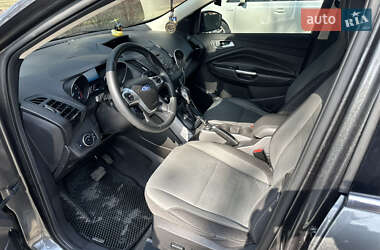 Внедорожник / Кроссовер Ford Escape 2016 в 
