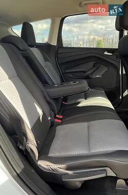 Внедорожник / Кроссовер Ford Escape 2016 в 