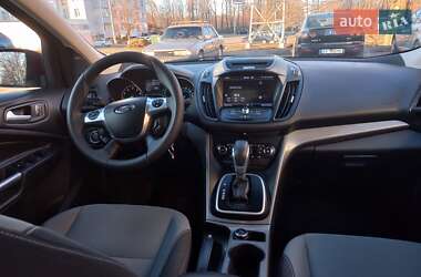 Позашляховик / Кросовер Ford Escape 2013 в 