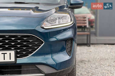 Позашляховик / Кросовер Ford Escape 2020 в 