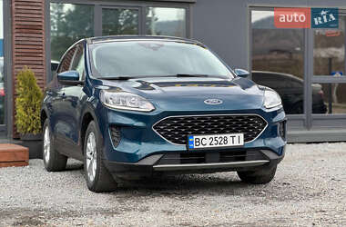Позашляховик / Кросовер Ford Escape 2020 в 