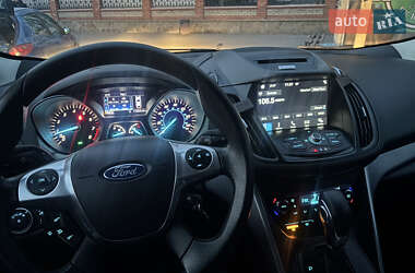 Внедорожник / Кроссовер Ford Escape 2015 в 
