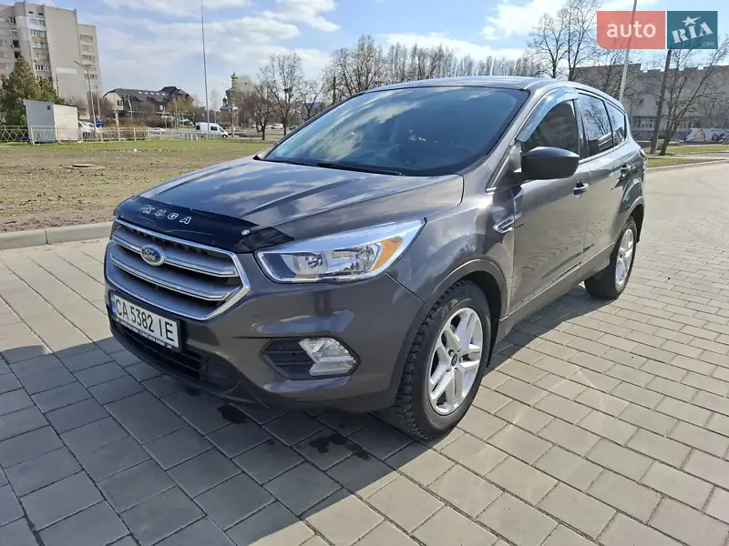 Позашляховик / Кросовер Ford Escape 2017 в 
