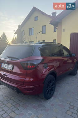 Внедорожник / Кроссовер Ford Escape 2017 в 