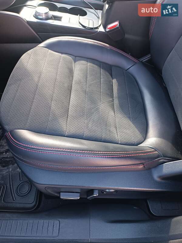 Внедорожник / Кроссовер Ford Escape 2021 в Киеве