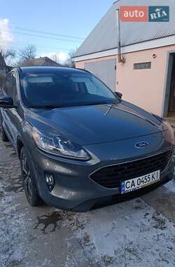 Внедорожник / Кроссовер Ford Escape 2021 в 
