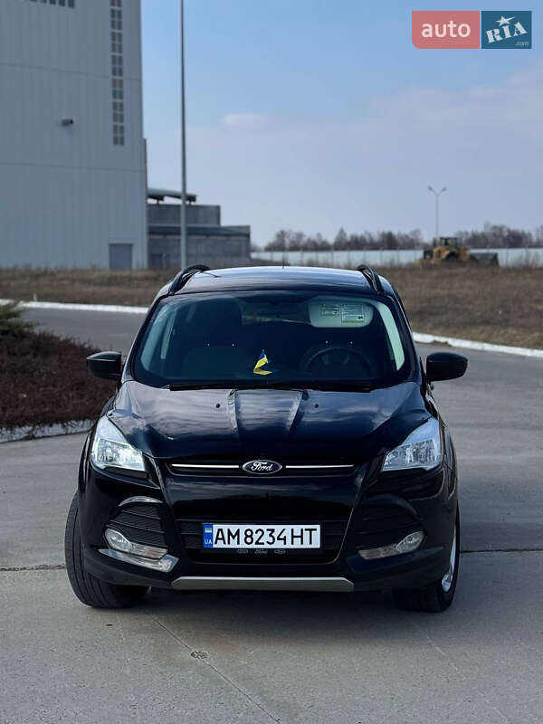Внедорожник / Кроссовер Ford Escape 2015 в Коростене